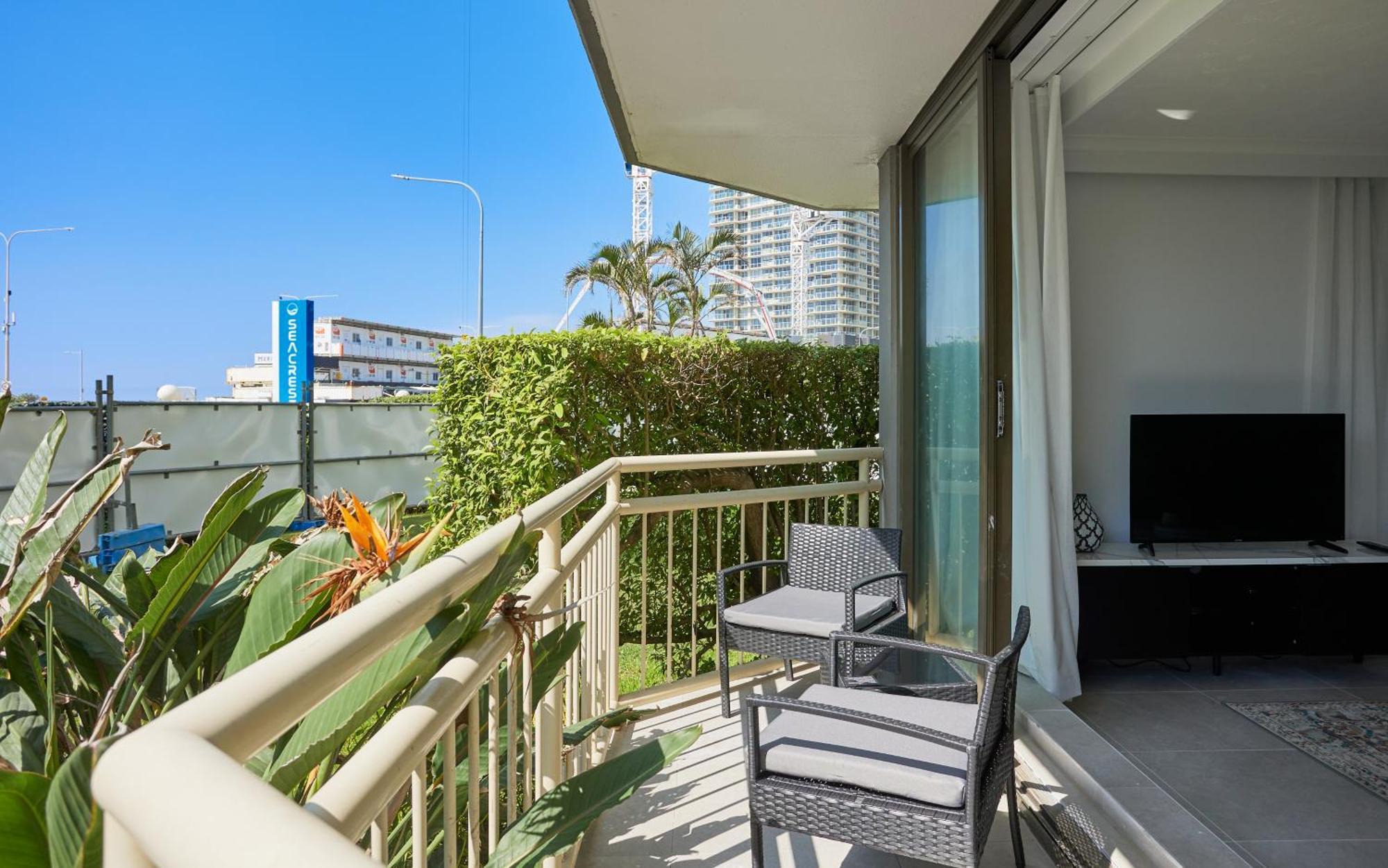 Seacrest Beachfront Apartments Surfers Paradise Gold Coast Extérieur photo