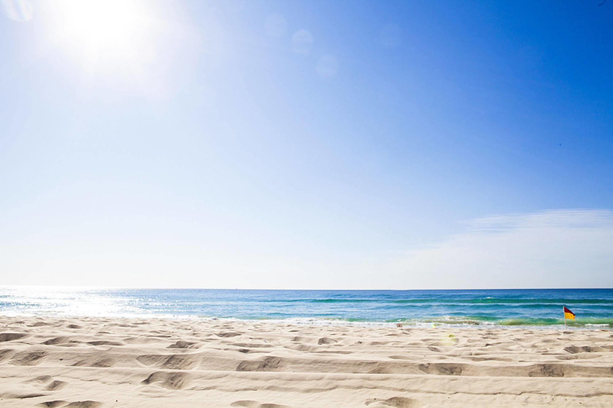 Seacrest Beachfront Apartments Surfers Paradise Gold Coast Extérieur photo