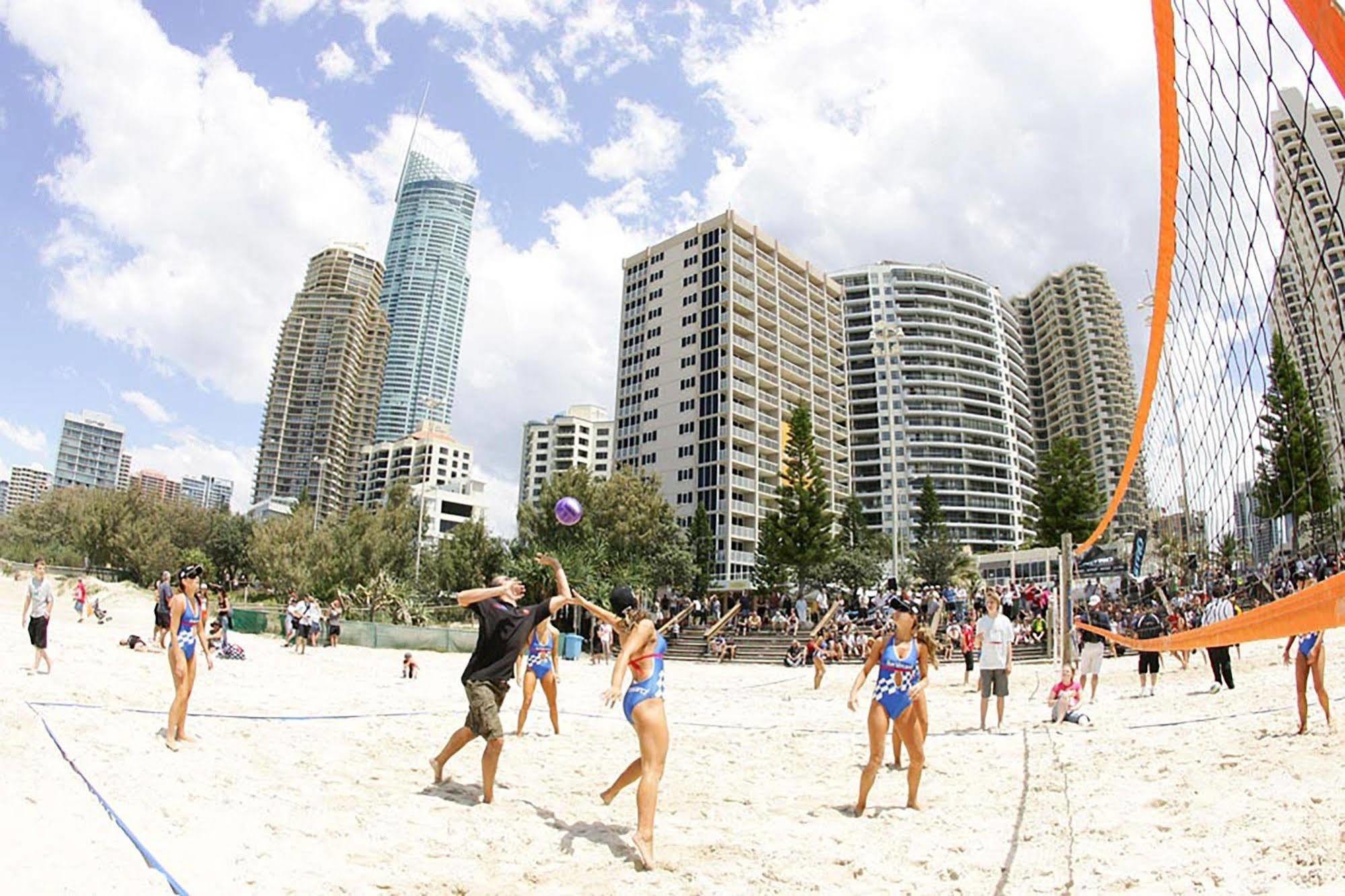 Seacrest Beachfront Apartments Surfers Paradise Gold Coast Extérieur photo